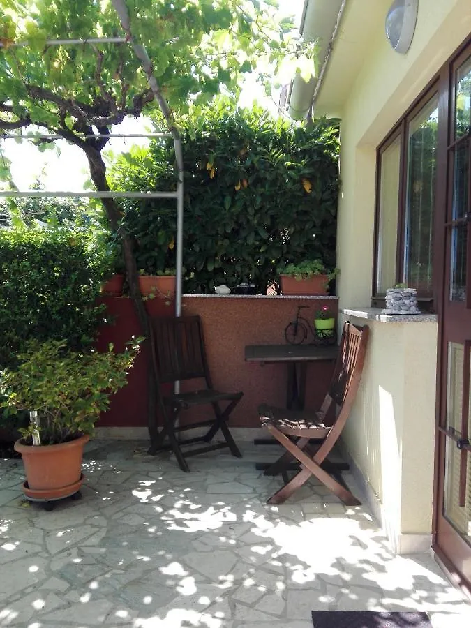 Apartments Bor Medolino