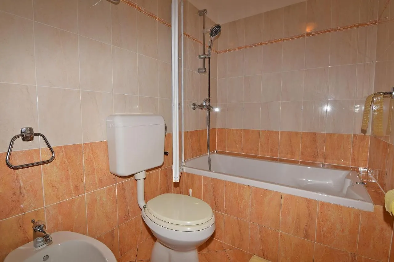 Apartments Bor Medolino 0*,  Croazia