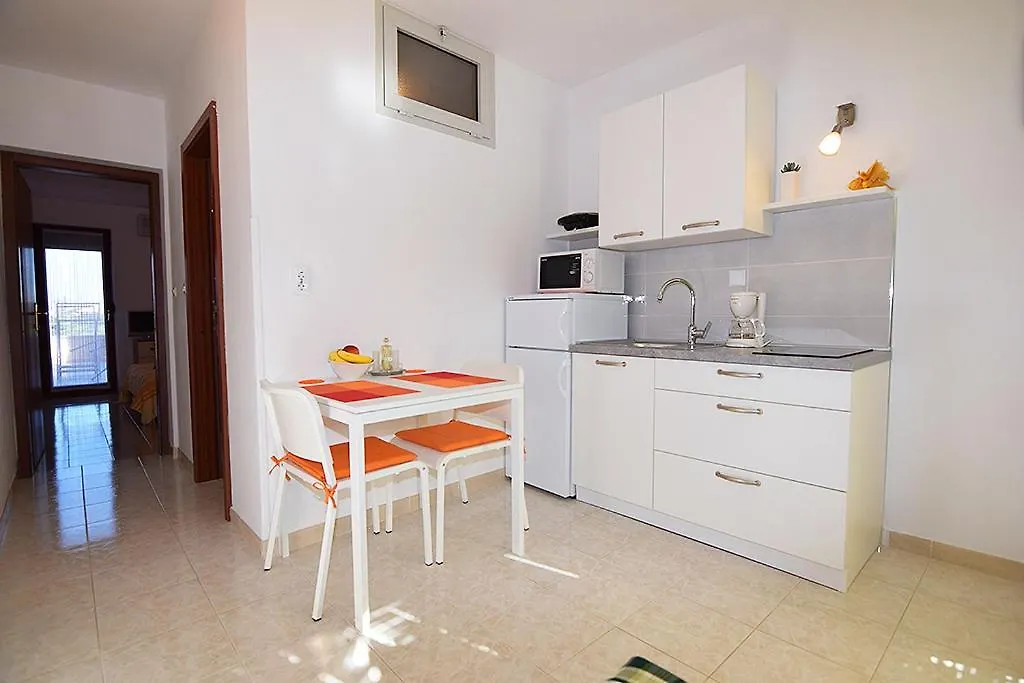 Apartments Bor Medolino