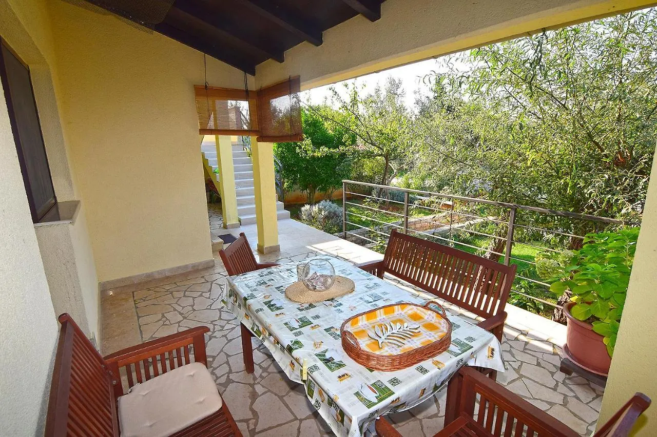 Apartments Bor Medolino