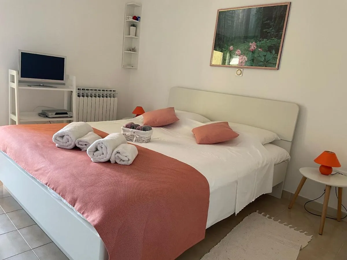 Apartments Bor Medolino